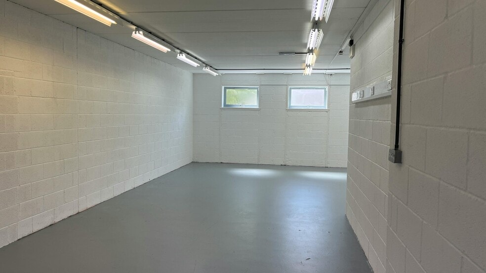 Lower Cape, Warwick for lease - Building Photo - Image 3 of 10