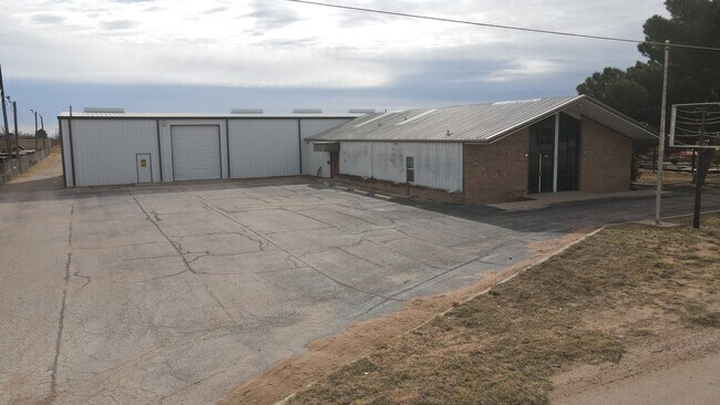 Plus de détails pour 2403 Avenue O, Eunice, NM - Industriel à vendre