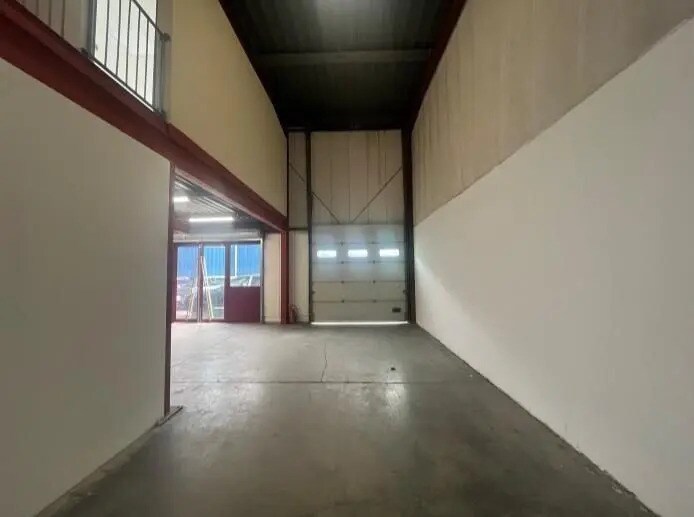 Flex dans Champigny-sur-Marne à louer - Photo du bâtiment - Image 1 de 7