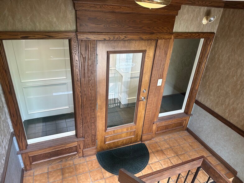 708 McKnight Park Dr, Pittsburgh, PA à vendre - Photo du bâtiment - Image 3 de 24