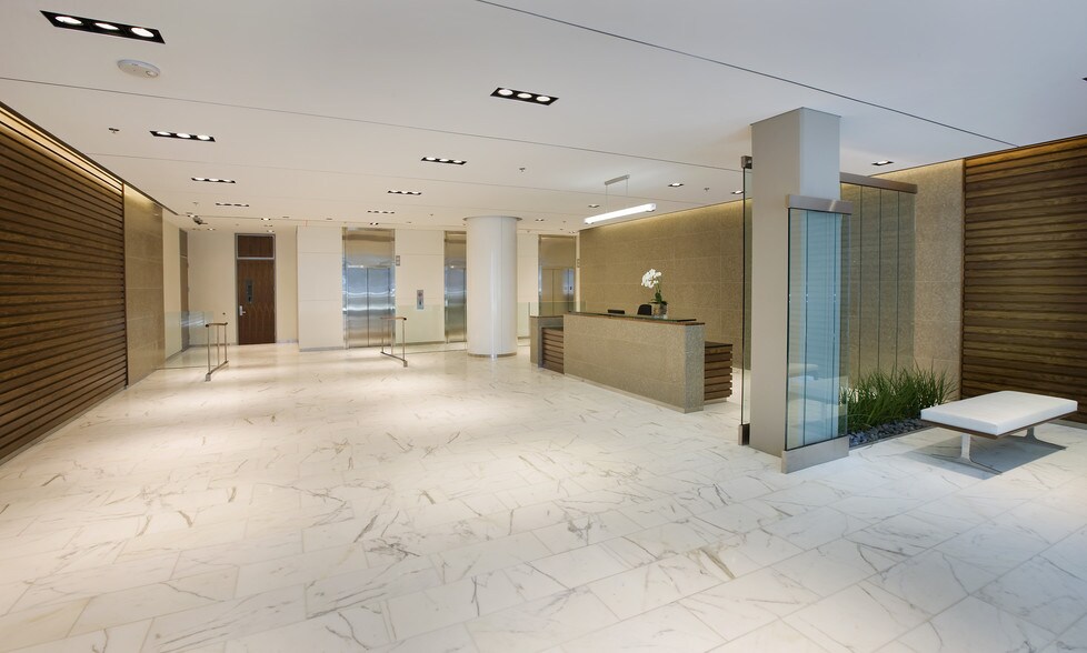 2175 K St NW, Washington, DC à louer - Hall d’entrée - Image 3 de 9