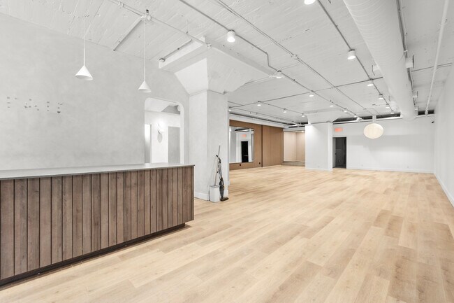 More details for 5329-5337 Boul Saint-Laurent, Montréal, QC - Retail for Lease