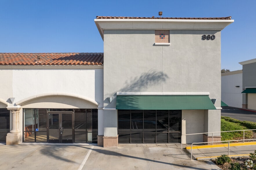 860 N Rose Dr, Placentia, CA à vendre - Photo du bâtiment - Image 2 de 25