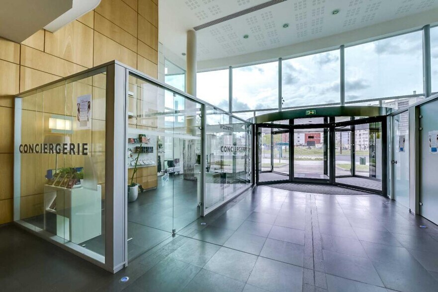 1 Avenue Du Général De Gaulle, Gennevilliers for lease - Lobby - Image 3 of 6