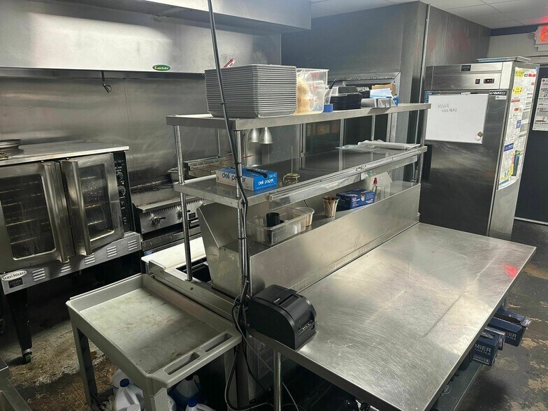 1122 Thomasville Rd, Tallahassee, FL à louer - Photo intérieure - Image 3 de 20