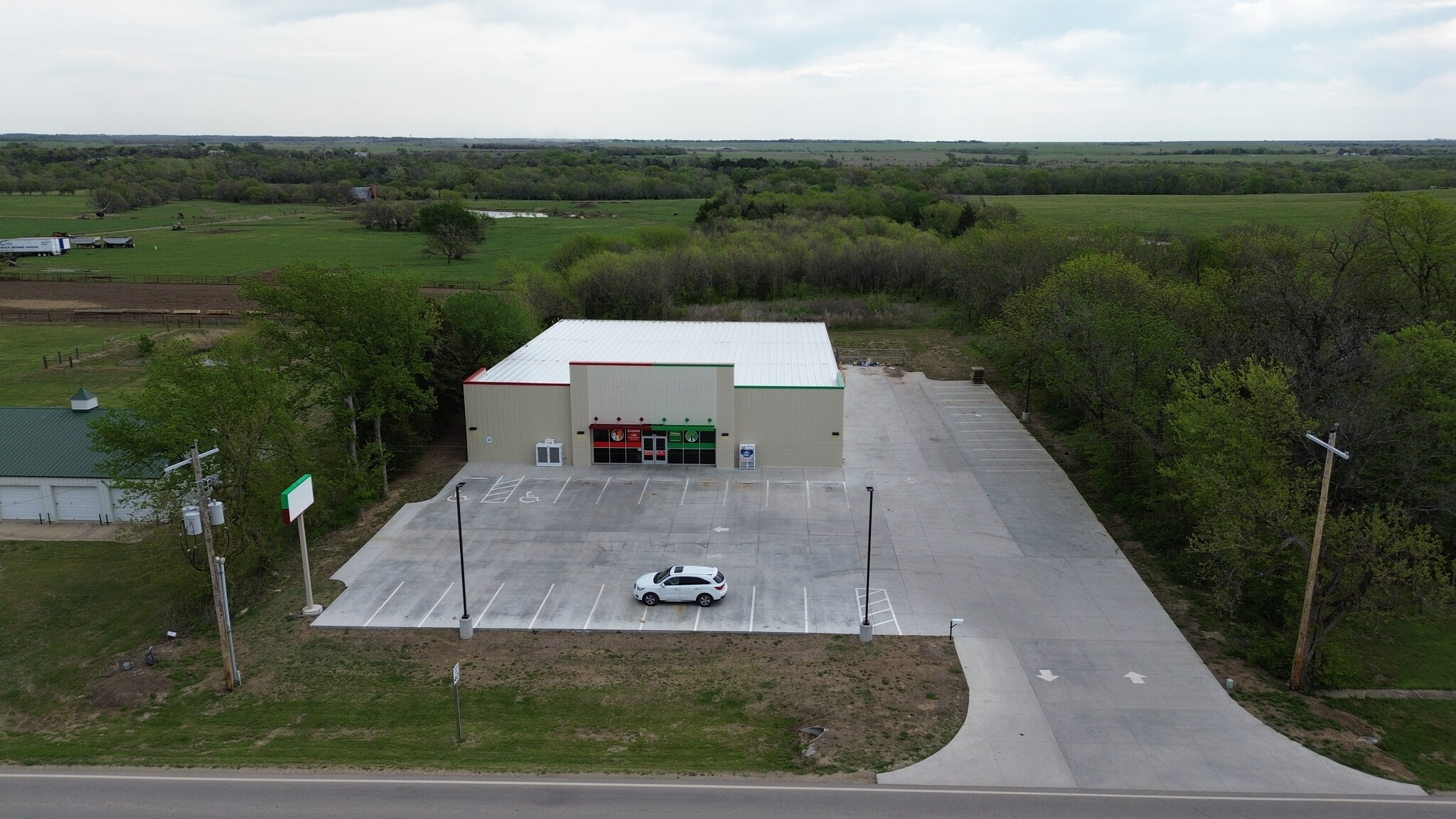 1252 State Highway 99, Howard, KS à louer Photo principale- Image 1 de 3