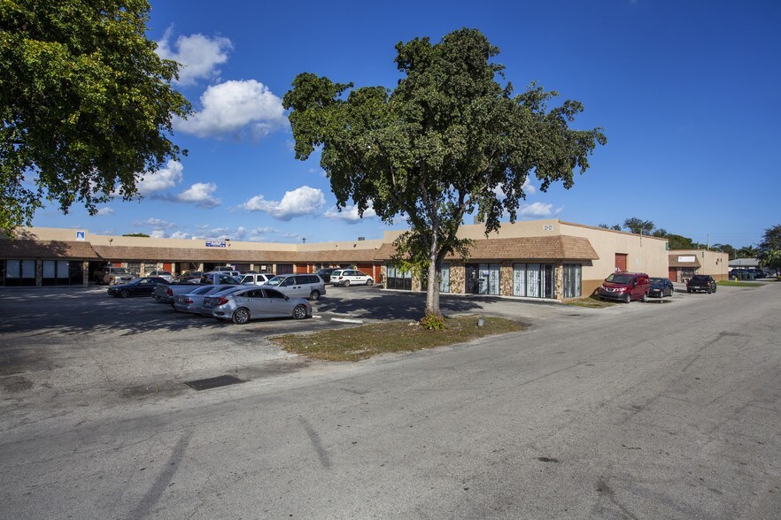 3400 NE 2nd Ave, Fort Lauderdale, FL à louer - Photo du bâtiment - Image 2 de 5