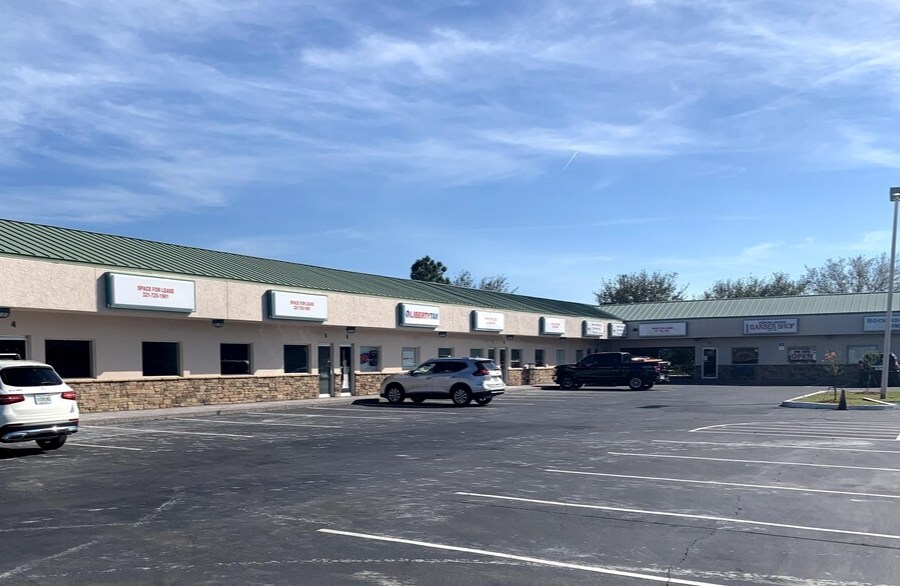 563 Barton Blvd, Rockledge, FL à louer - Photo du bâtiment - Image 2 de 5