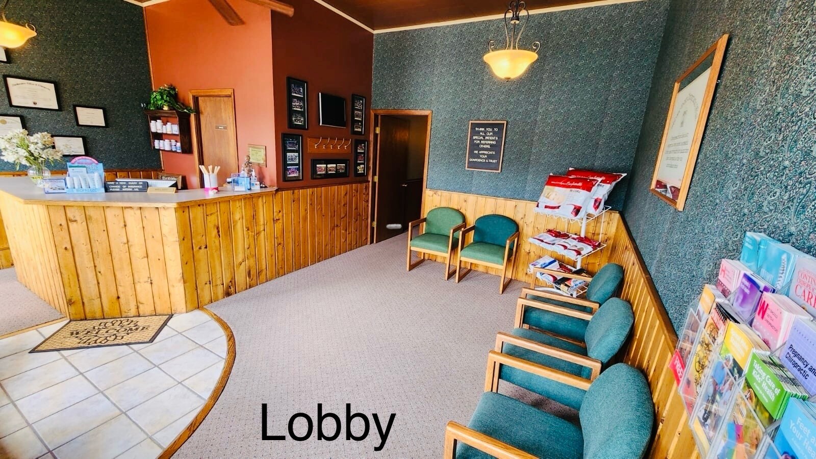 117 S Minnesota Ave, Saint Peter, MN for lease Lobby- Image 1 of 16