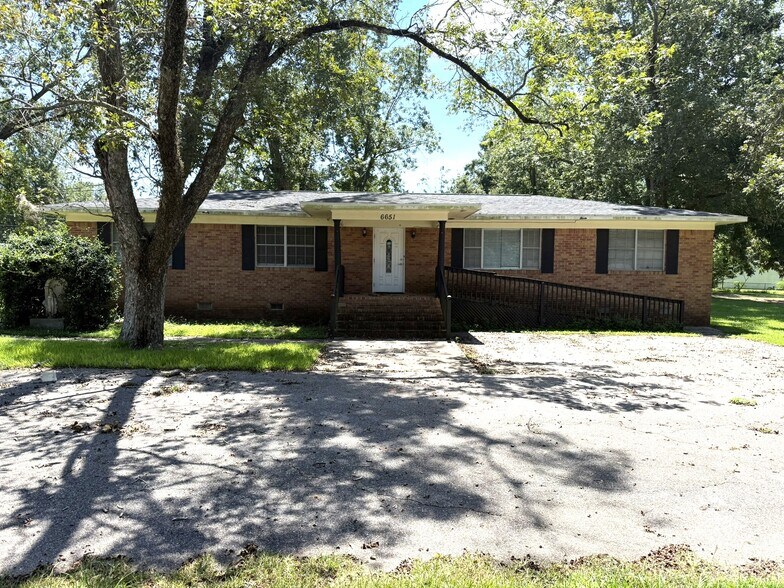 6651 Three Notch Rd, Mobile, AL for sale - Primary Photo - Image 1 of 10