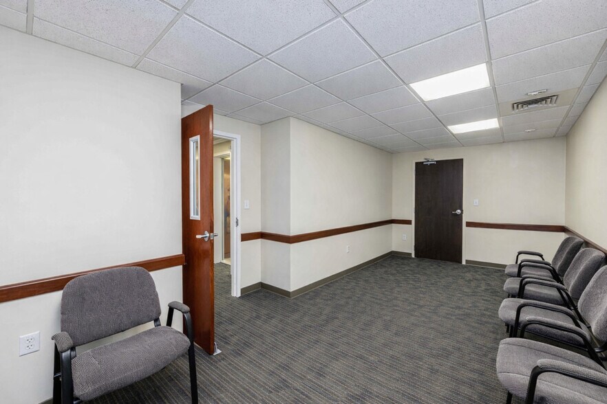85 Barnes Rd, Wallingford, CT à louer - Photo intérieure - Image 3 de 9