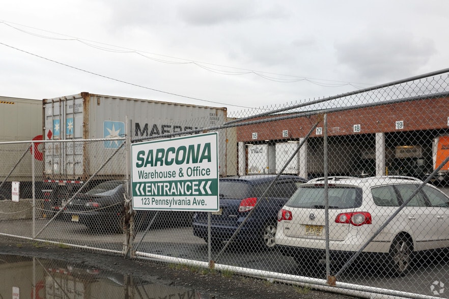 123-125 Pennsylvania Ave, Kearny, NJ à louer - Photo du bâtiment - Image 3 de 6