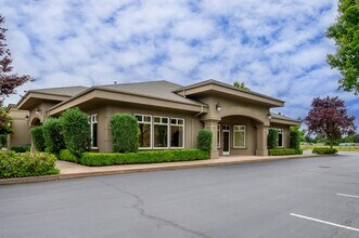 375 SE Norton Ln, McMinnville, OR for lease Building Photo- Image 1 of 18