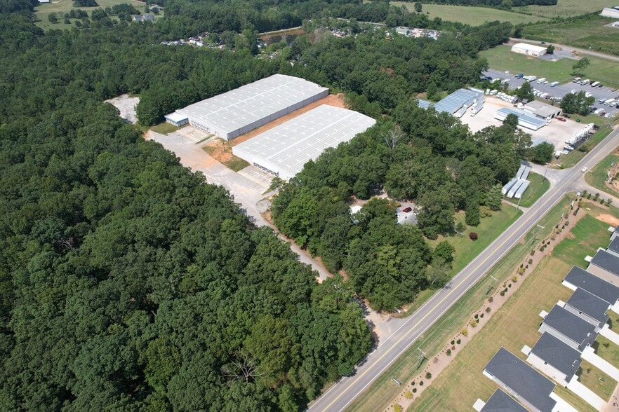 3054 Fork Shoals Rd, Simpsonville, SC à louer - Photo du bâtiment - Image 3 de 6