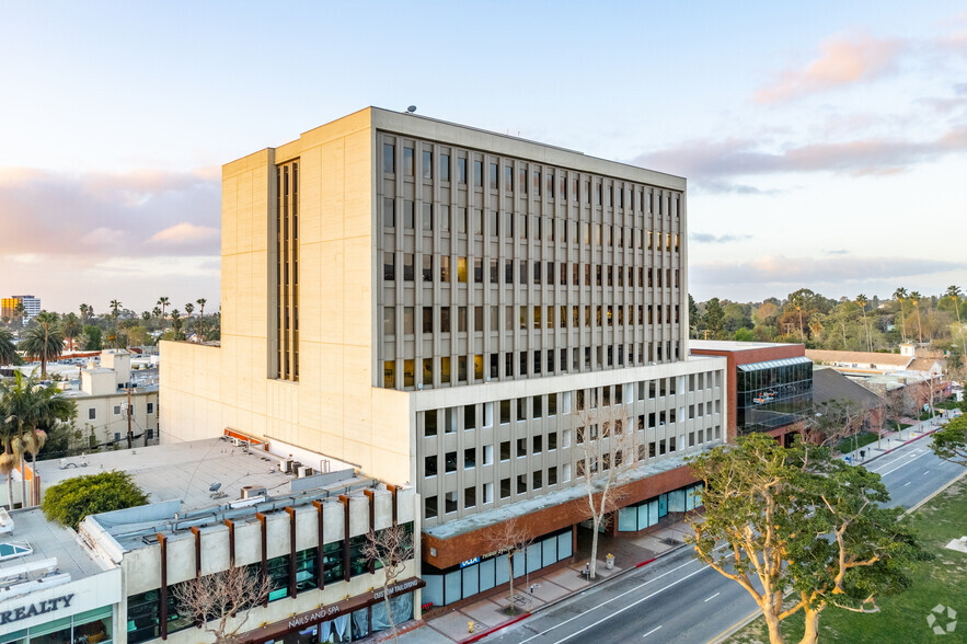 11980 San Vicente Blvd, Los Angeles, CA for lease - Building Photo - Image 1 of 9