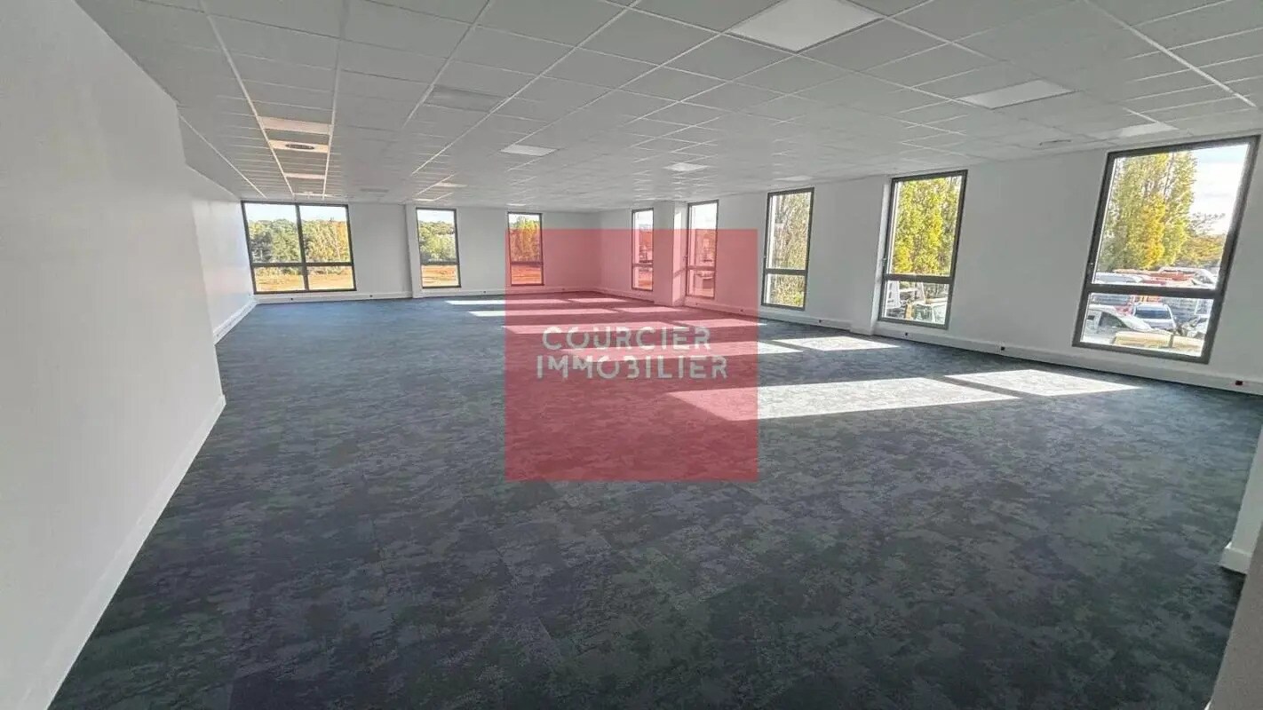 44 Rue Pierre Curie, Plaisir for lease Building Photo- Image 1 of 13