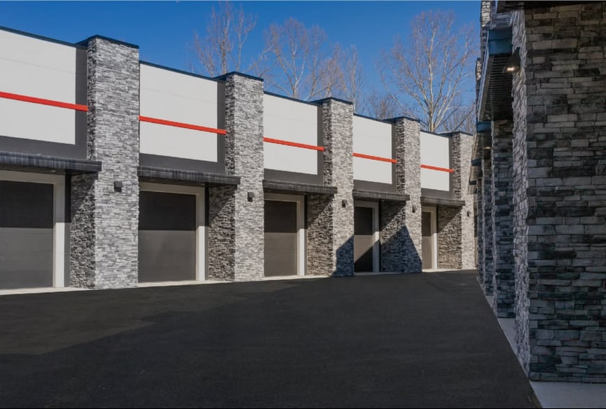 1018 Battleground Ave, Greensboro, NC for lease - Primary Photo - Image 1 of 2