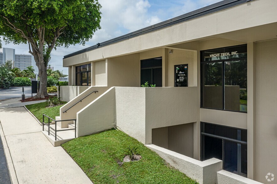 1200 US Highway 1, North Palm Beach, FL à louer - Photo du bâtiment - Image 3 de 12
