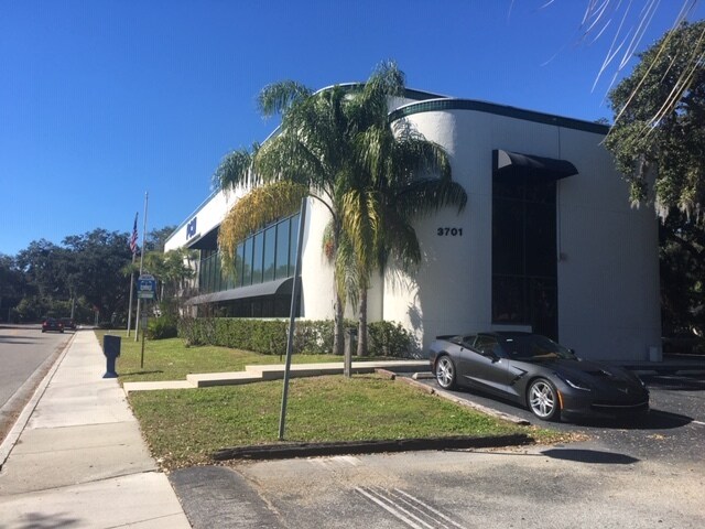 3701 S Osprey Ave, Sarasota, FL à louer - Photo du bâtiment - Image 3 de 7