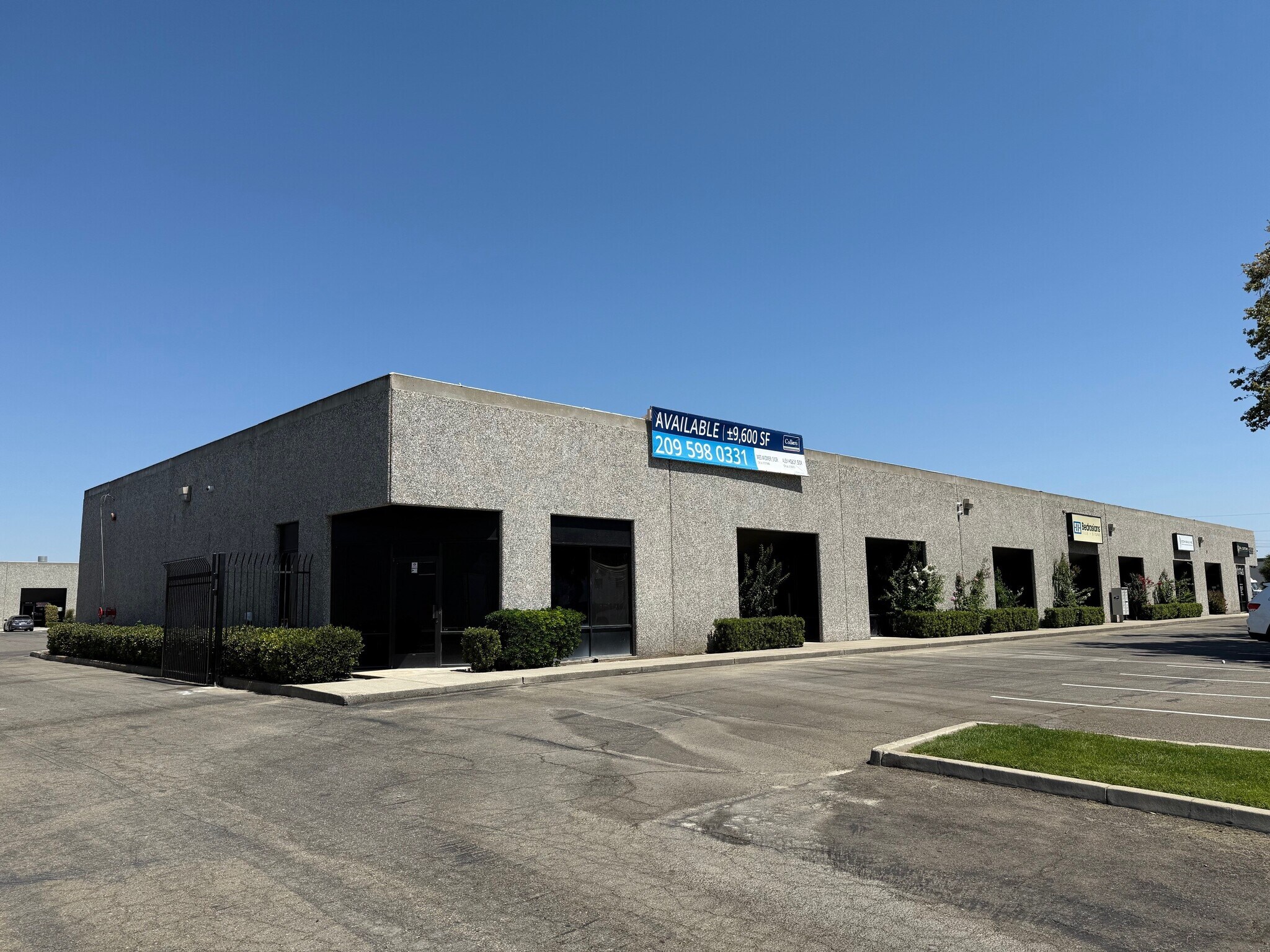 2538 N West Ln, Stockton, CA for lease Building Photo- Image 1 of 5