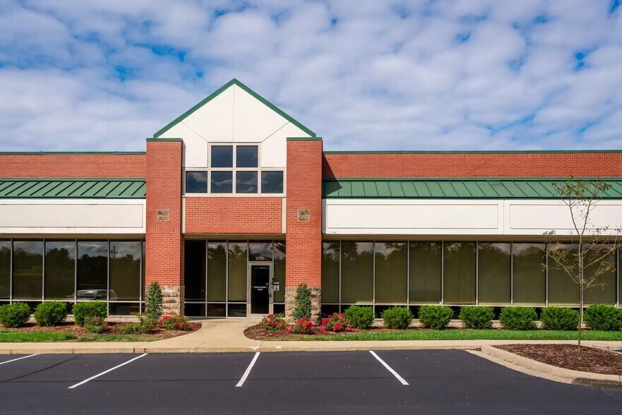 2720-2736 River Green Cir, Louisville, KY for lease - Building Photo - Image 2 of 6