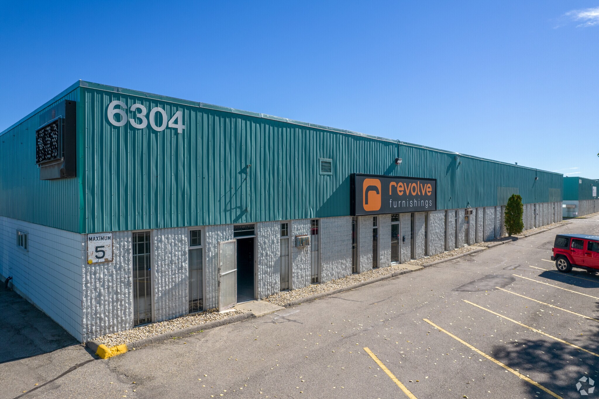 6304 6A St SE, Calgary, AB for sale Primary Photo- Image 1 of 1