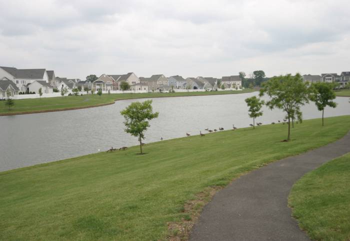 1 Washington Blvd, Robbinsville, NJ à louer - Photo du bâtiment - Image 2 de 4