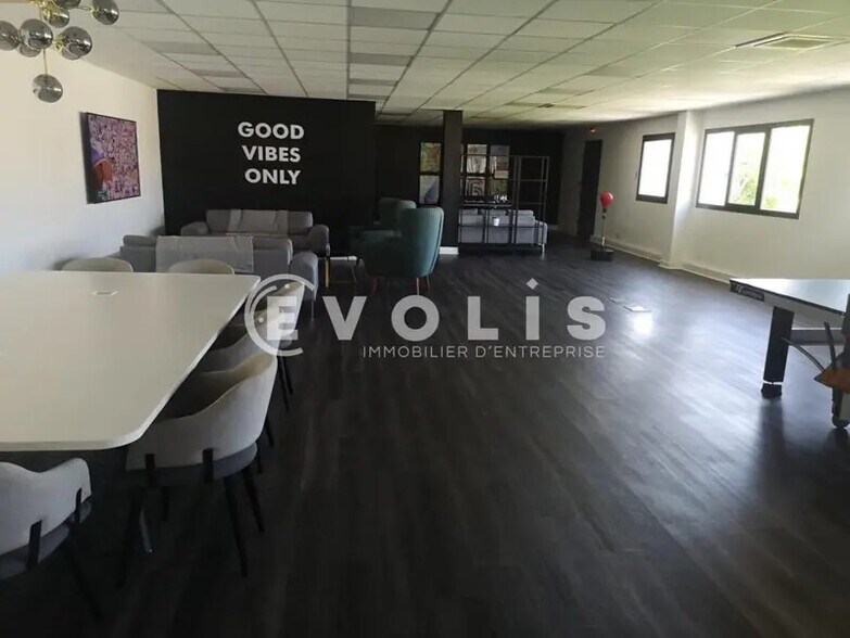 Office in Neuilly-Plaisance for sale - Interior Photo - Image 2 of 12