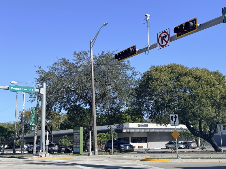 1617-1657 S 21st Ave, Hollywood, FL for lease - Building Photo - Image 2 of 7