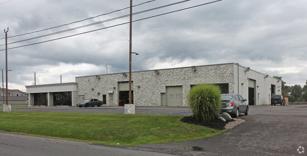7110 Henry Clay Blvd, Liverpool, NY for lease - Building Photo - Image 3 of 4