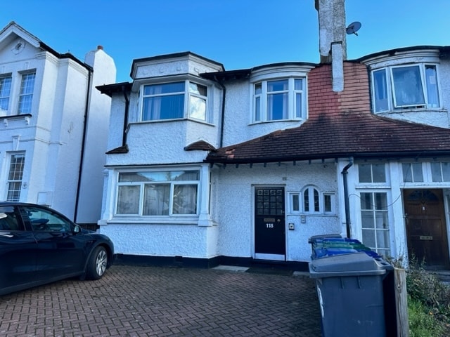 118 Station Rd, London for lease - Primary Photo - Image 1 of 3