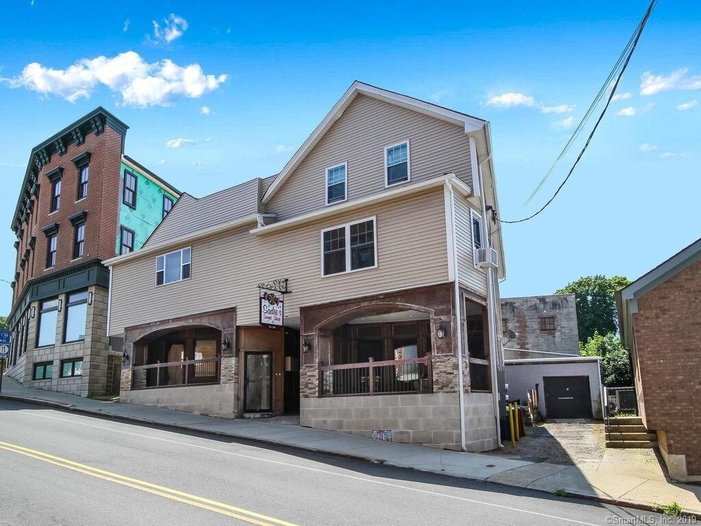 6-14 Pomfret St, Putnam, CT à vendre Photo du bâtiment- Image 1 de 1