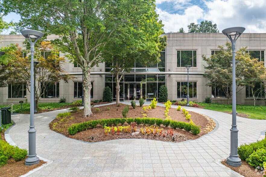 4100 Wildwood Pky, Atlanta, GA à louer - Photo du bâtiment - Image 1 de 65