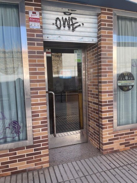 Commerce de détail dans Fuenlabrada, Madrid à louer - Photo du bâtiment - Image 2 de 4