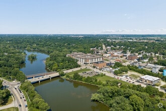 77 S Adams St, Oswego, IL - Aerial  map view