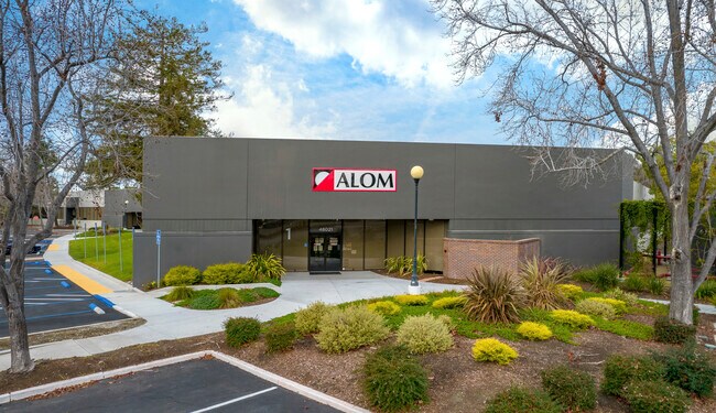 Plus de détails pour 48021-48027 Warm Springs Blvd, Fremont, CA - Industriel à louer