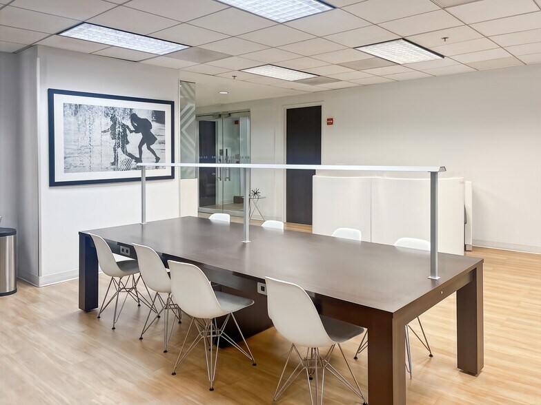 1200 G St NW, Washington, DC à louer - Photo du bâtiment - Image 1 de 3
