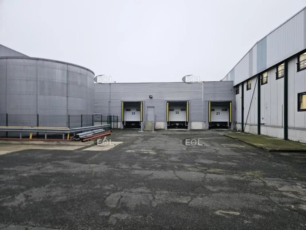 Industrial in Thiais for lease Building Photo- Image 1 of 10