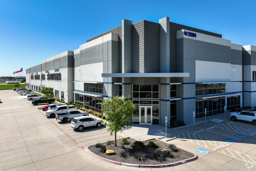 2201 Chemsearch Blvd, Irving, TX for lease - Building Photo - Image 1 of 13