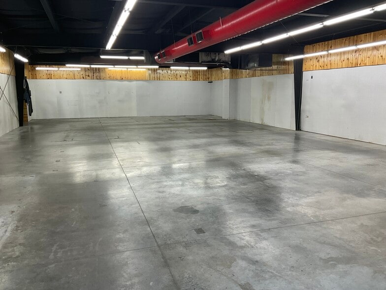 1031 Appleton Rd, Menasha, WI for lease - Building Photo - Image 3 of 12