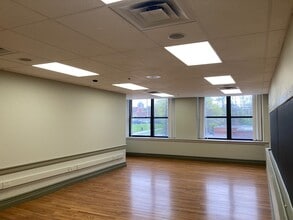 151 Main St, Wadsworth, OH à louer Photo intérieure- Image 2 de 8