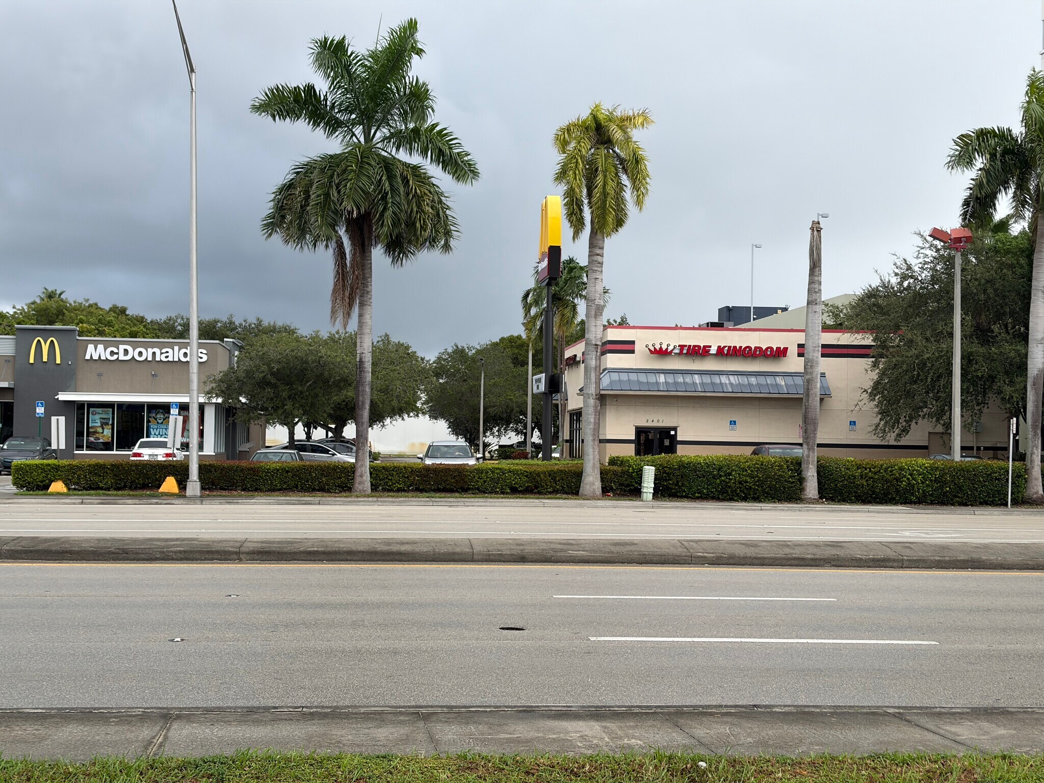 2421 NW 87th Ave, Doral, FL for sale Primary Photo- Image 1 of 7