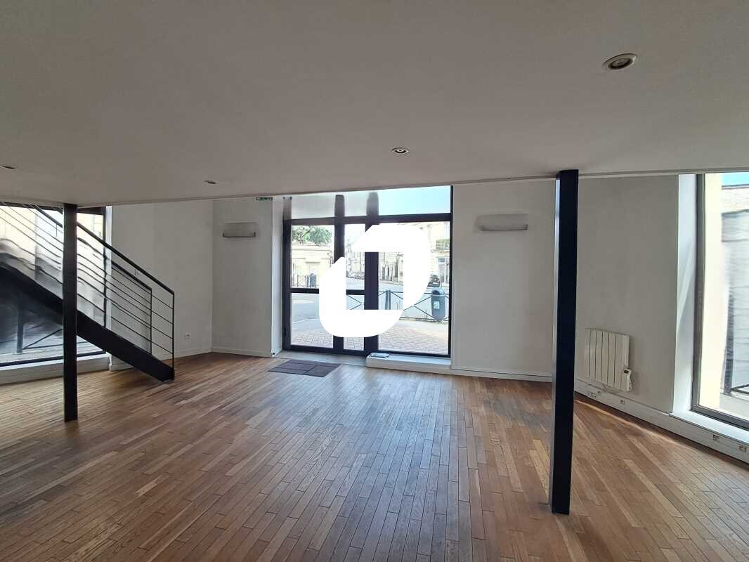 Office in Bordeaux for sale Interior Photo- Image 1 of 7