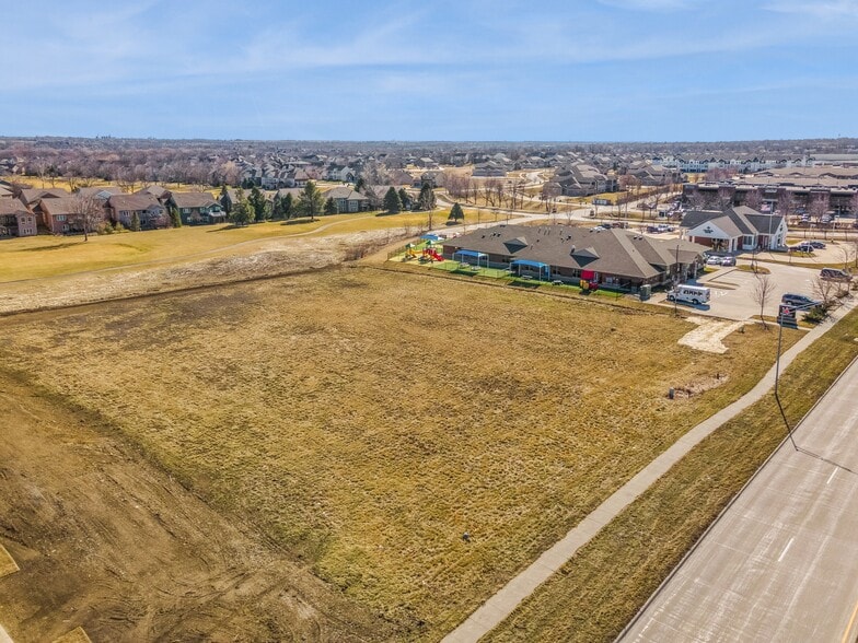 3105 N Ankeny Blvd, Ankeny, IA à vendre - Photo du bâtiment - Image 2 de 10