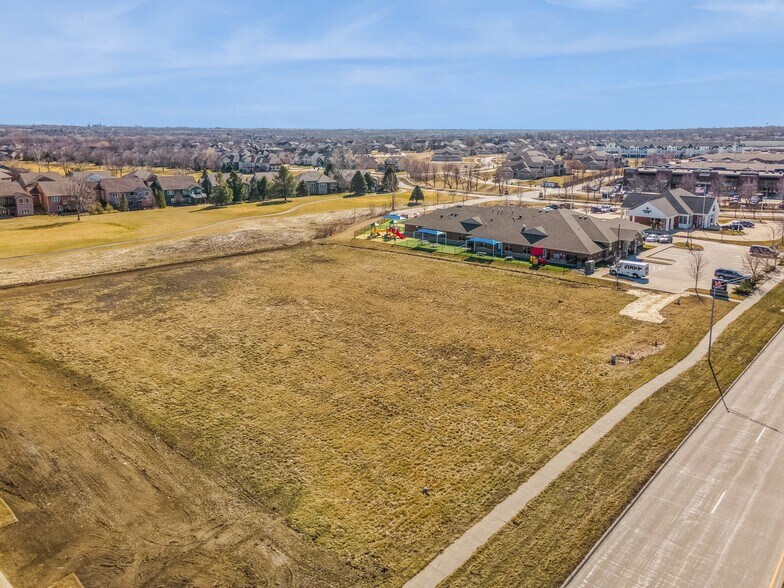 3105 N Ankeny Blvd, Ankeny, IA à vendre - Photo du bâtiment - Image 2 de 10