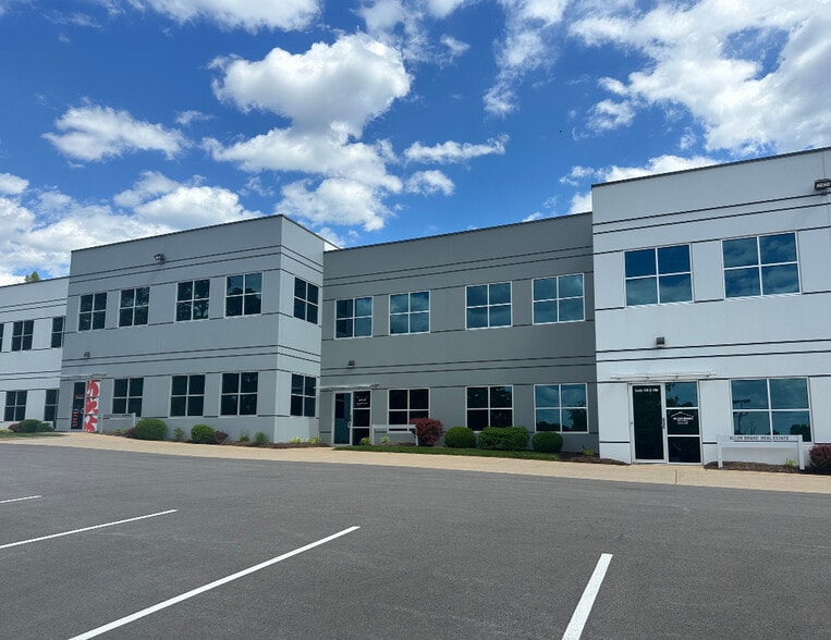 13421 Manchester Rd, Saint Louis, MO for lease - Building Photo - Image 2 of 8