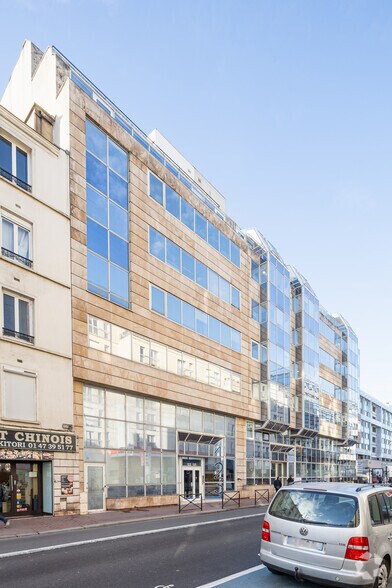 123-125 Rue Victor Hugo, Levallois-Perret à louer - Photo du bâtiment - Image 2 de 4
