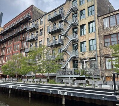 223 N Water St, Milwaukee, WI à louer - Photo du bâtiment - Image 2 de 15