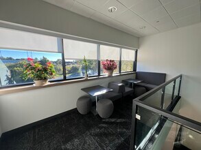 255 Ballardvale St, Wilmington, MA à louer Photo intérieure- Image 2 de 6