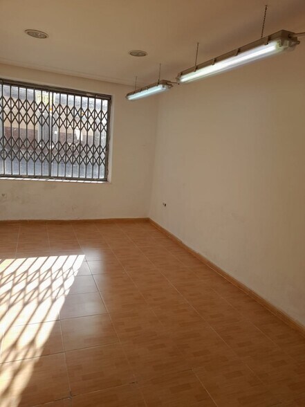 Commerce de détail dans Cáceres à louer - Photo du bâtiment - Image 2 de 12